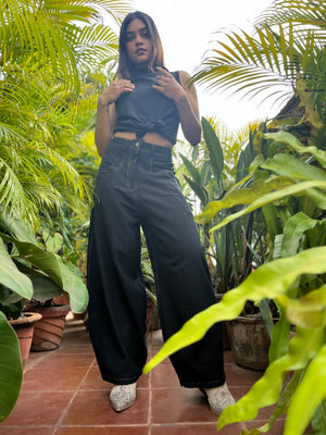 Black Fitted Cocoon Khadi Jeans
